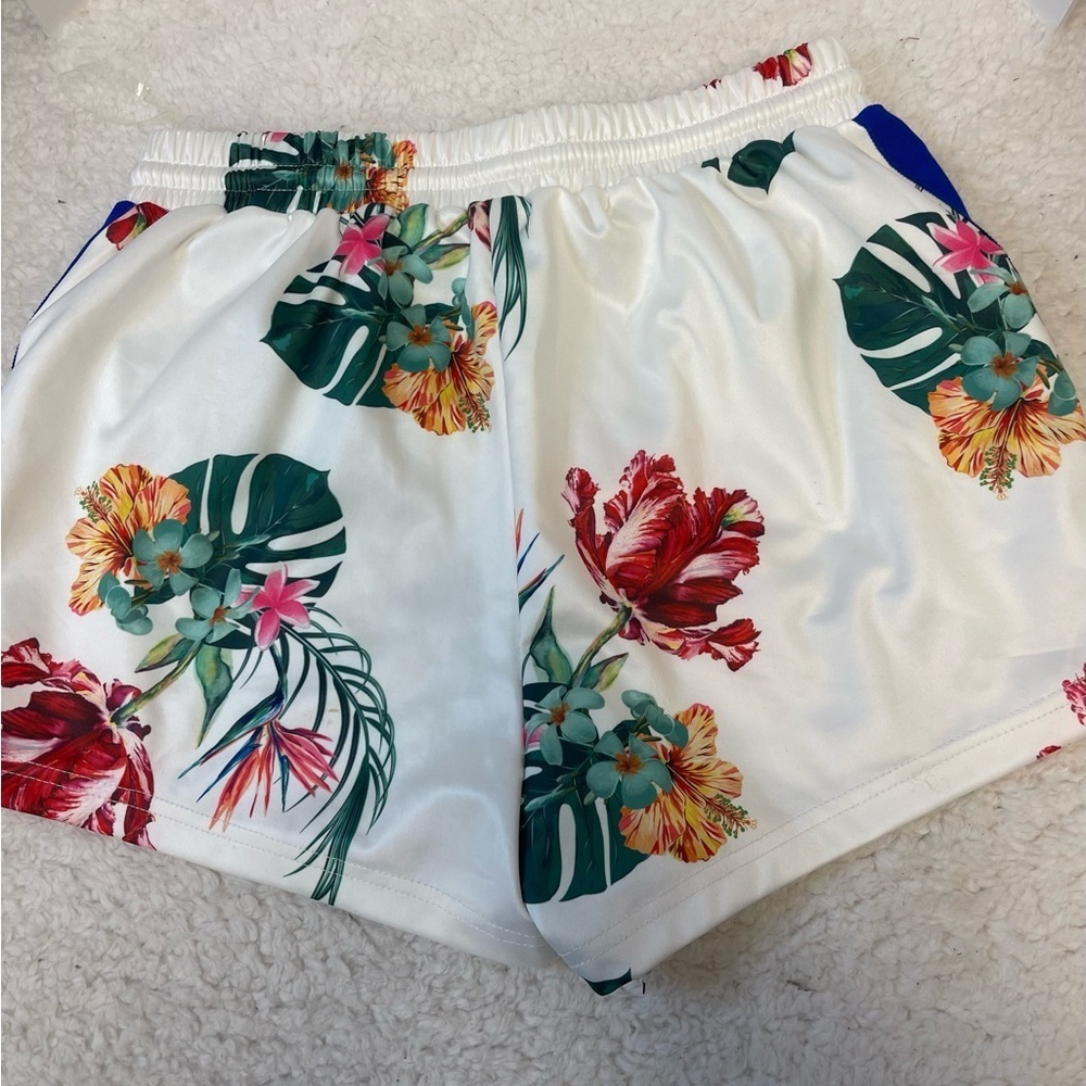 Fashion Nova Tropical Shorts - Picture 3 of 7